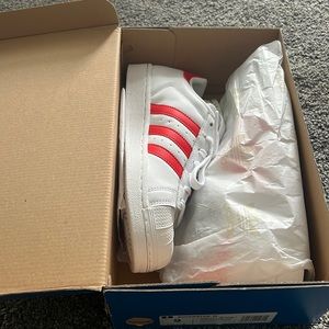 ADIDAS SUPERSTARS NWT WHITE & RED